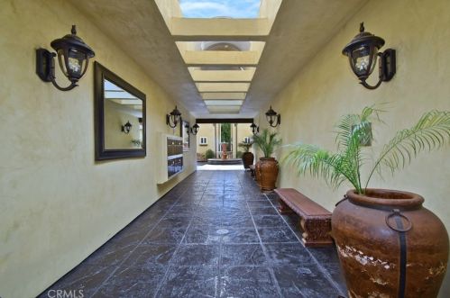 4128 Whitsett Ave, North Hollywood, CA 91604-2444