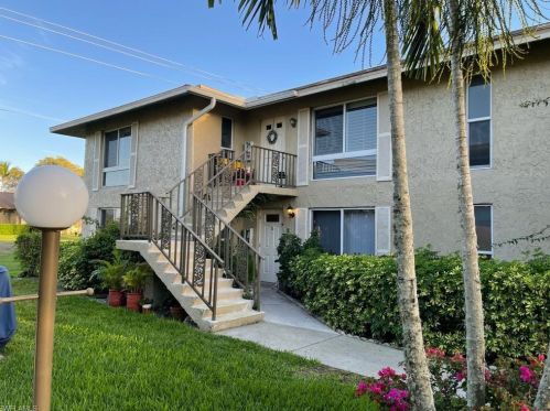 367 Palm Dr, Naples FL  34112-3923 exterior