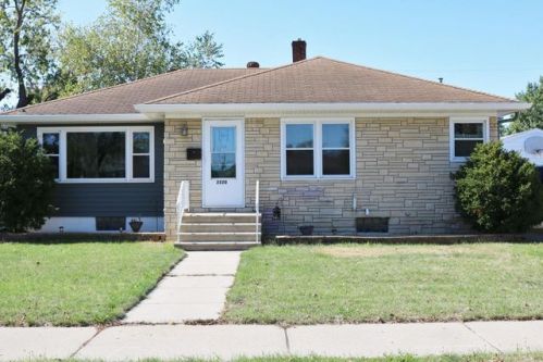 2220 Losey Blvd, La Crosse, WI 54601-6820