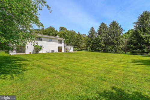 328 River Bend Rd, Great Falls VA  22066-4140 exterior