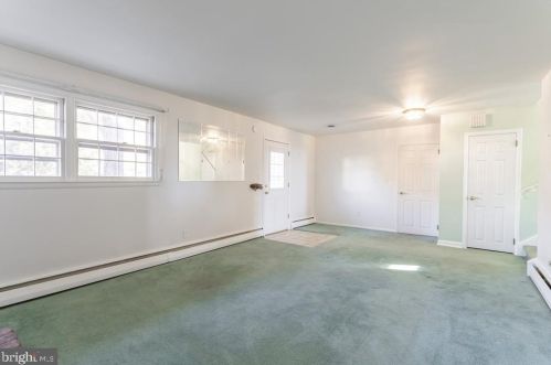 2722 Apple Valley Ln, Norristown, PA 19403-2202