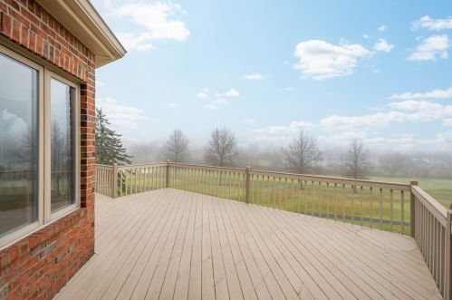 1018 Old Orchard Dr, Gibsonia PA  15044-6080 exterior