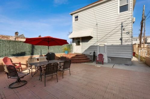 160 52 St, Bayonne NJ  07002-2111 exterior