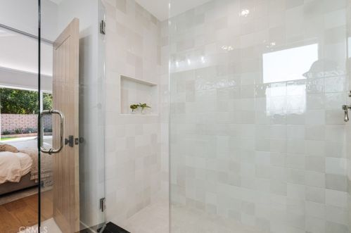 6464 Firmament Ave, Van Nuys CA  91406-6218 exterior