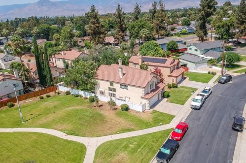 719 Napa Ave, Redlands CA  92374-5463 exterior