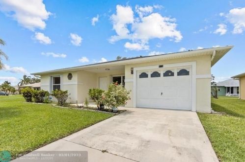5713 Thatch Pl, Fort Pierce, FL 34982-3987