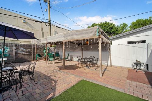 690 50 St, Hialeah FL  33013-1624 exterior