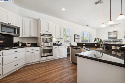 4318 Silverado Dr, Oakley, CA 94561-3952