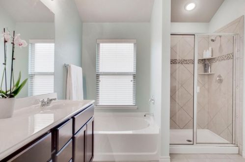 8613 Vista Royale Dr, Fort Worth TX  76108-7944 exterior