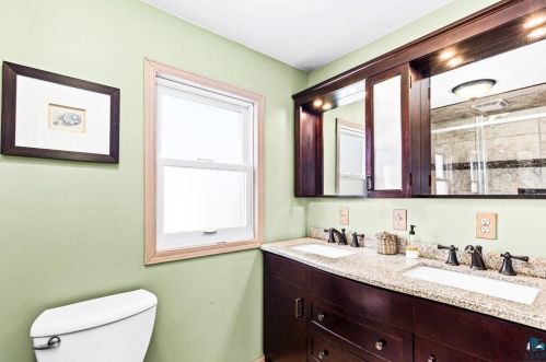 801 Skyline Pkwy, Duluth MN  55805-1149 exterior
