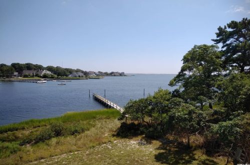 47 Rampasture Rd, Hampton Bays, NY 11946-3108