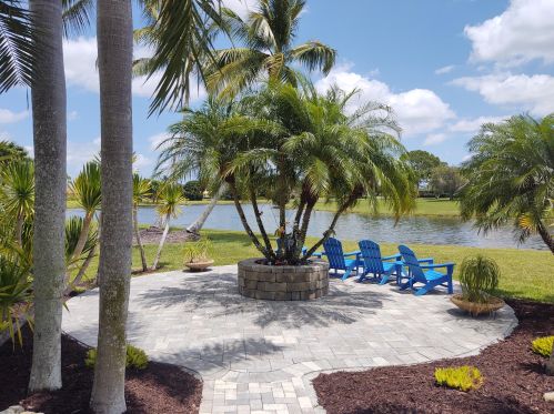 7830 Woodsmuir Dr, West Palm Beach FL  33412-1640 exterior