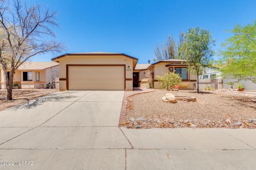 2750 Grandbrook St, Tucson, AZ 85741-5218