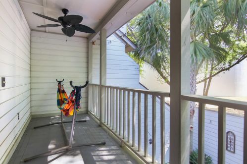 334 Sandpiper Dr, Mount Pleasant SC  29464-2834 exterior