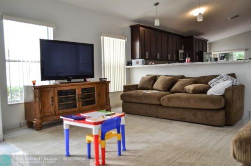 18950 19th St, Hollywood FL  33029-3847 exterior