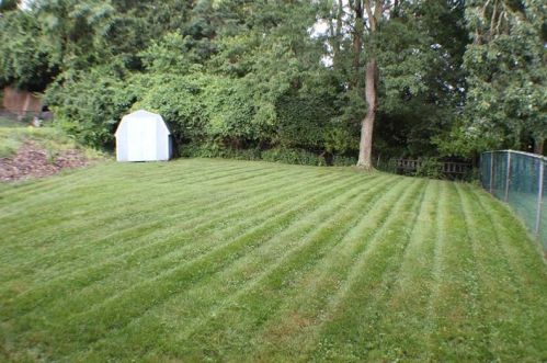 123 Lorraine Dr, Pittsburgh, PA 15227-3636