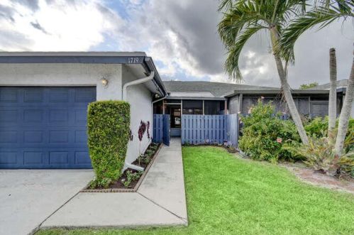 1719 Royal Tern Ln, Fort Pierce, FL 34982-8012