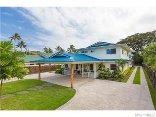 377 Auwinala Rd, Kailua, HI 96734-3434