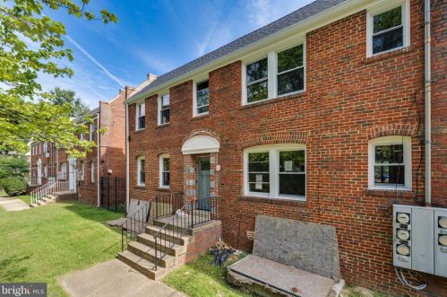 2908 2nd St, Washington, DC 20032-1749