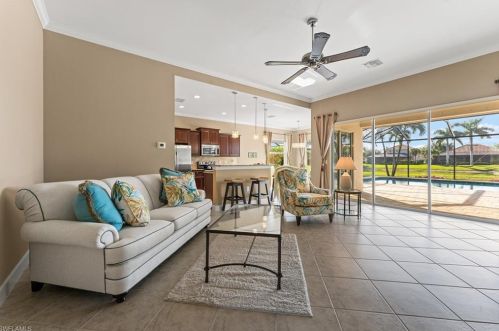 9463 Quarry Dr, Naples FL  34120-5223 exterior