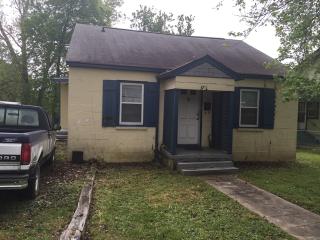 3714 Speedway Cir, Knoxville, TN 37914-4007