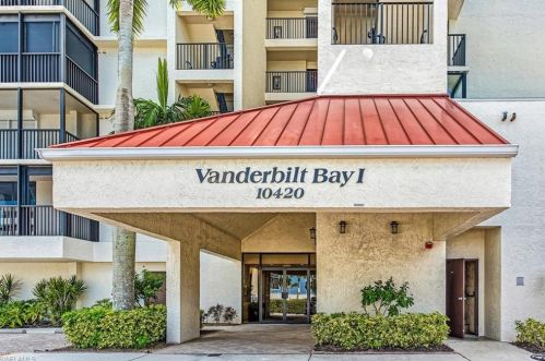 10420 Gulf Shore Dr, Naples FL  34108-2032 exterior