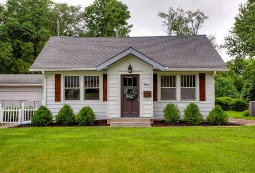 4044 41 St, Des Moines IA  50312-2747 exterior