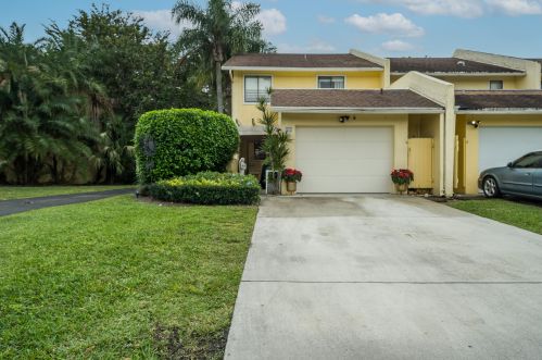 1621 Woodbridge Lakes Cir, West Palm Beach, FL 33406-5646