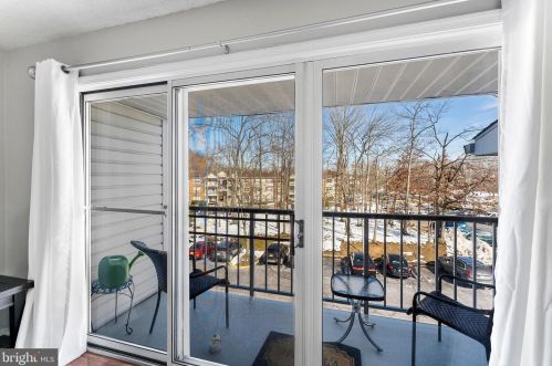 64 Holly Ct, Trenton NJ 08619-4636 exterior