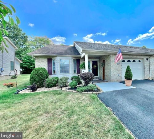 233 Miller Dr, Strasburg, VA 22657-2706