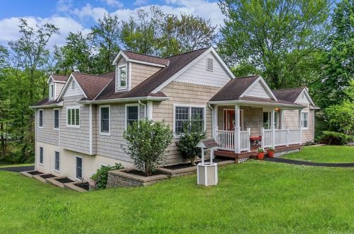 259 Shear Hill Rd, Mahopac, NY 10541-3639