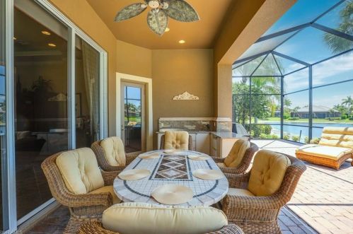 9023 Shenendoah Cir, Naples, FL 34113-1664
