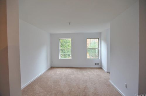 45 Dartmouth Dr, Rock Hill NY  12775-6011 exterior