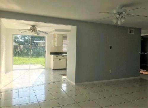 4005 Chesswood Dr, Tarpon Springs FL  34691-3579 exterior