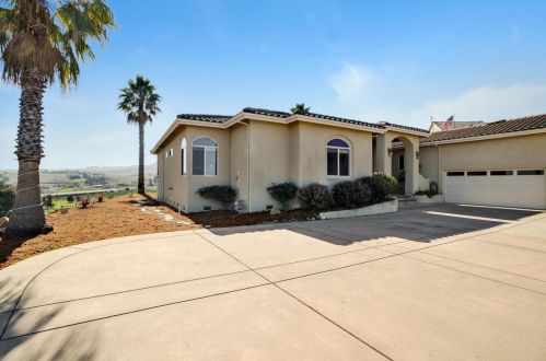 731 Union Hts, Hollister, CA 95023-9127