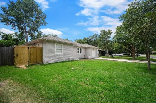 1213 18th Ave, Texas City, TX 77590-5658