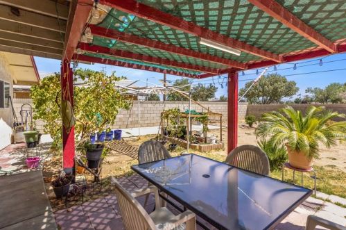 826 Lightcap St, Lancaster CA 93535-2720 exterior