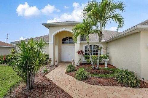 1414 19th St, Cape Coral, FL 33909-5367