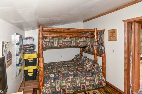 1063 H Ln, Big Bear City CA  92314-9693 exterior