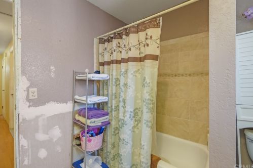 6040 Moraga Ave, Riverside CA 92509-6251 exterior