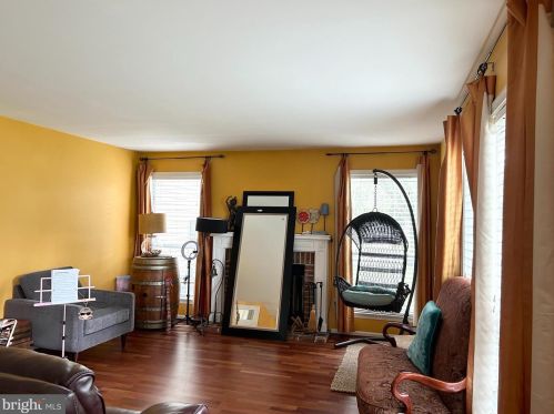 18 Dorset Ct, Princeton NJ  08540-7054 exterior