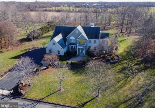 4 Millennium Dr, Columbus NJ  08022-2250 exterior