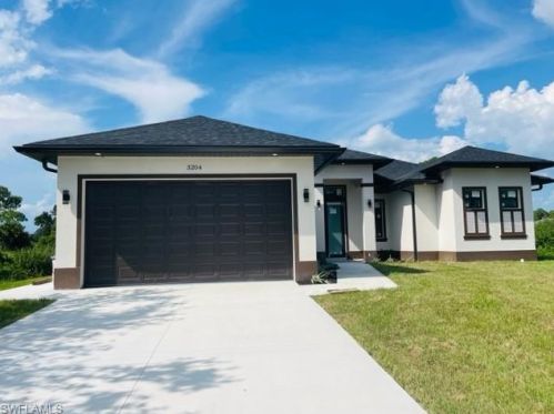 3204 40th St, Lehigh Acres, FL 33976-4603