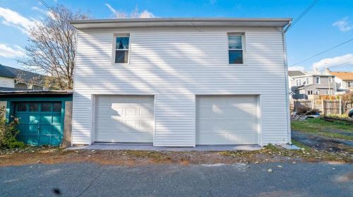 407 Walnut St, Catasauqua PA  18032-1704 exterior