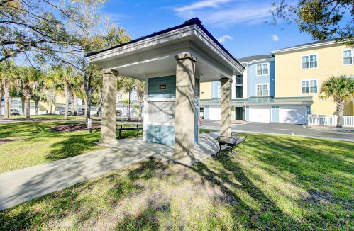 2000 Belle Isle Ave, Mount Pleasant SC  29464-8314 exterior