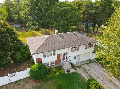 1624 Brightshore Blvd, Bayshore, NY 11706-2415