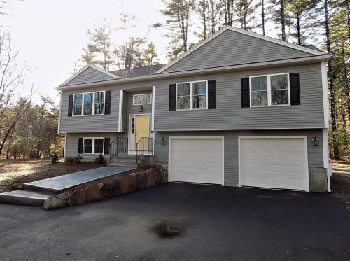 73 Skunk Hill Rd, Richmond, RI 02832-1210