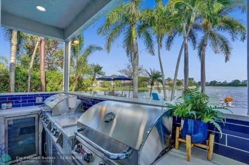 3591 177th Ave, Hollywood FL  33029-1666 exterior