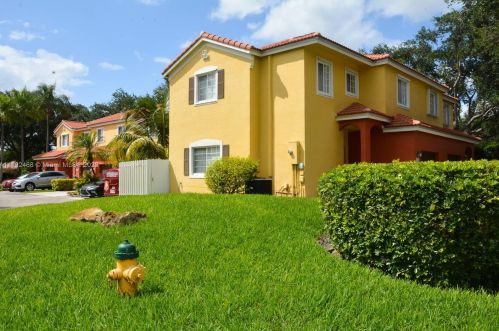 1990 103rd Ter, Hollywood FL  33025-1797 exterior