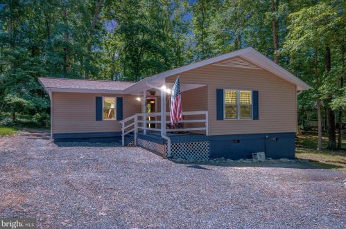 3704 Lakeview Pkwy, Locust Grove, VA 22508-5461
